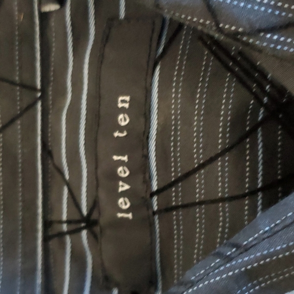 Grey button down shirt - Picture 2 of 6